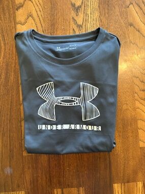 Under Armour Men's Short-Sleeve Logo Tee — Charcoal with White Logo